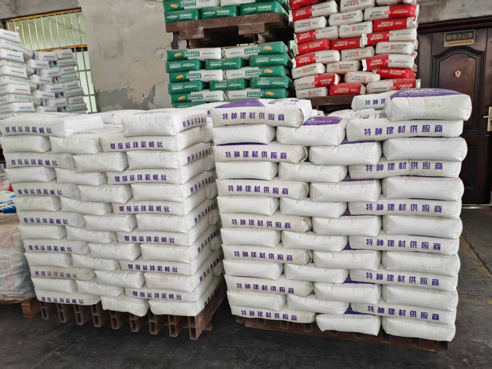 南吕镇拱顶带模注浆料